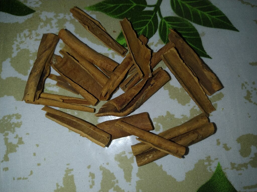 - Kayu Manis